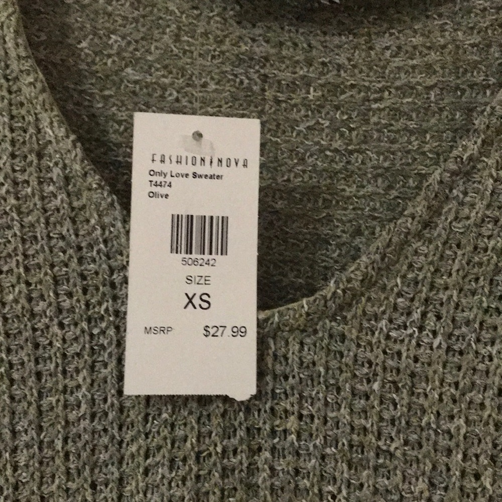 sweater - Picture 3 of 3